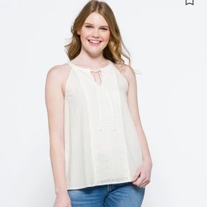 SKIES ARE BLUE
Amaya Mixed Material Lace Detail Top